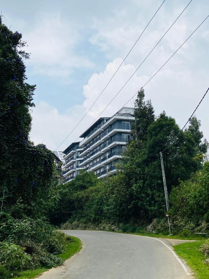 Grand Winterberry - Lake View Luxury Residence Нувара-Элия Экстерьер фото