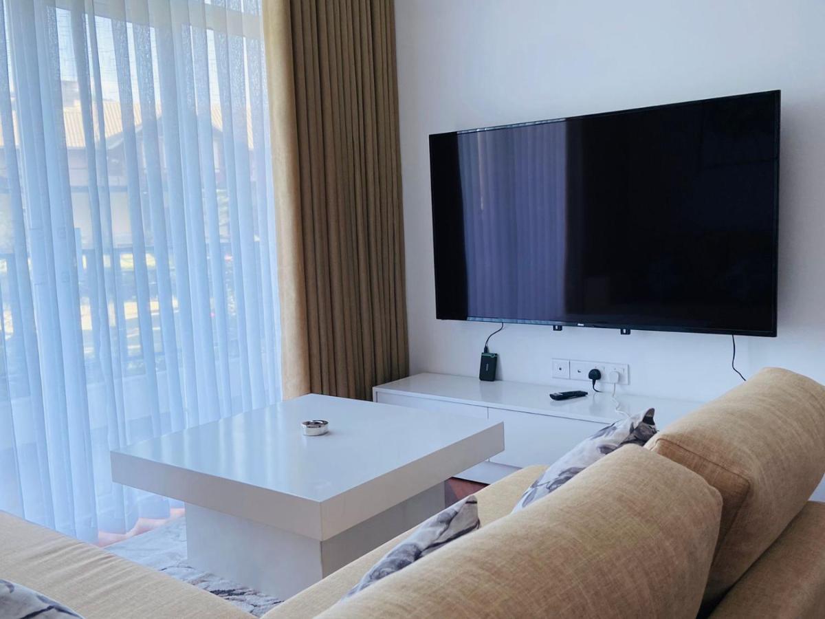 Grand Winterberry - Lake View Luxury Residence Нувара-Элия Экстерьер фото