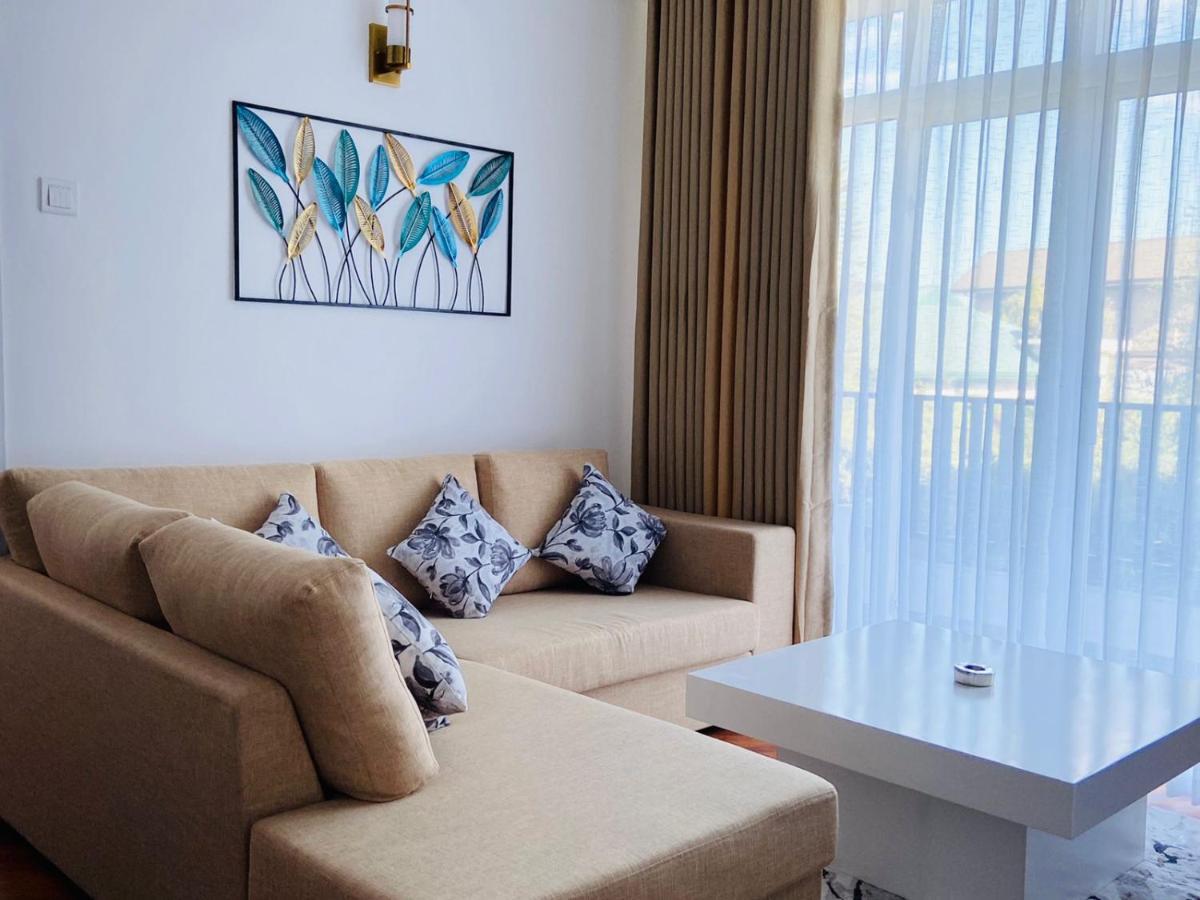 Grand Winterberry - Lake View Luxury Residence Нувара-Элия Экстерьер фото