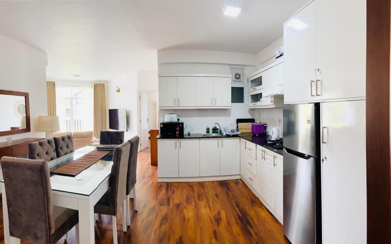Grand Winterberry - Lake View Luxury Residence Нувара-Элия Экстерьер фото